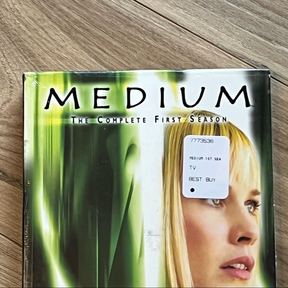 NWT Medium DVD TV Series Season 1 - Picture 3 of 11